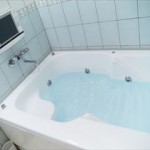 風呂場のカビ防止対策に効果的な方法と掃除のやり方とは？